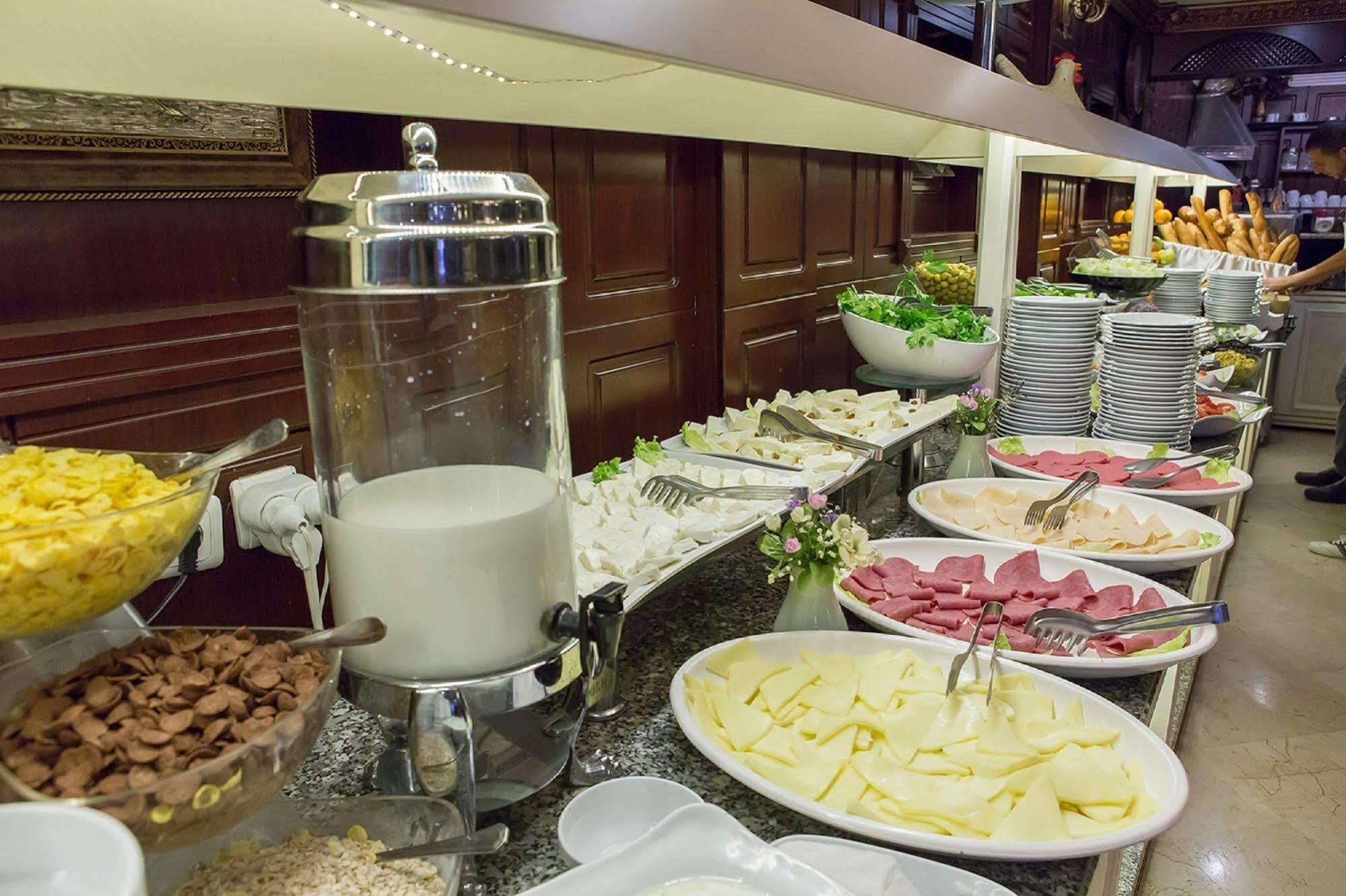 Hotel Buyuk Hamit Κωνσταντινούπολη Εξωτερικό φωτογραφία